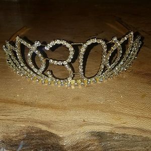 Gold tiara with diamonds -number 30